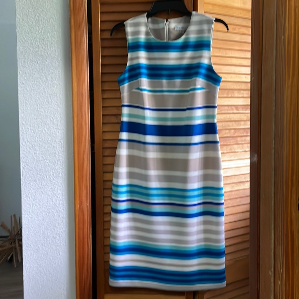 Sleeveless dress.